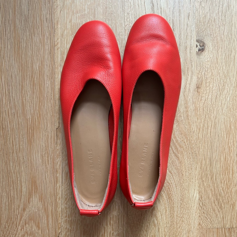 Everlane Coral-Red Leather Slip-On Ballet Flats in very good condition.
